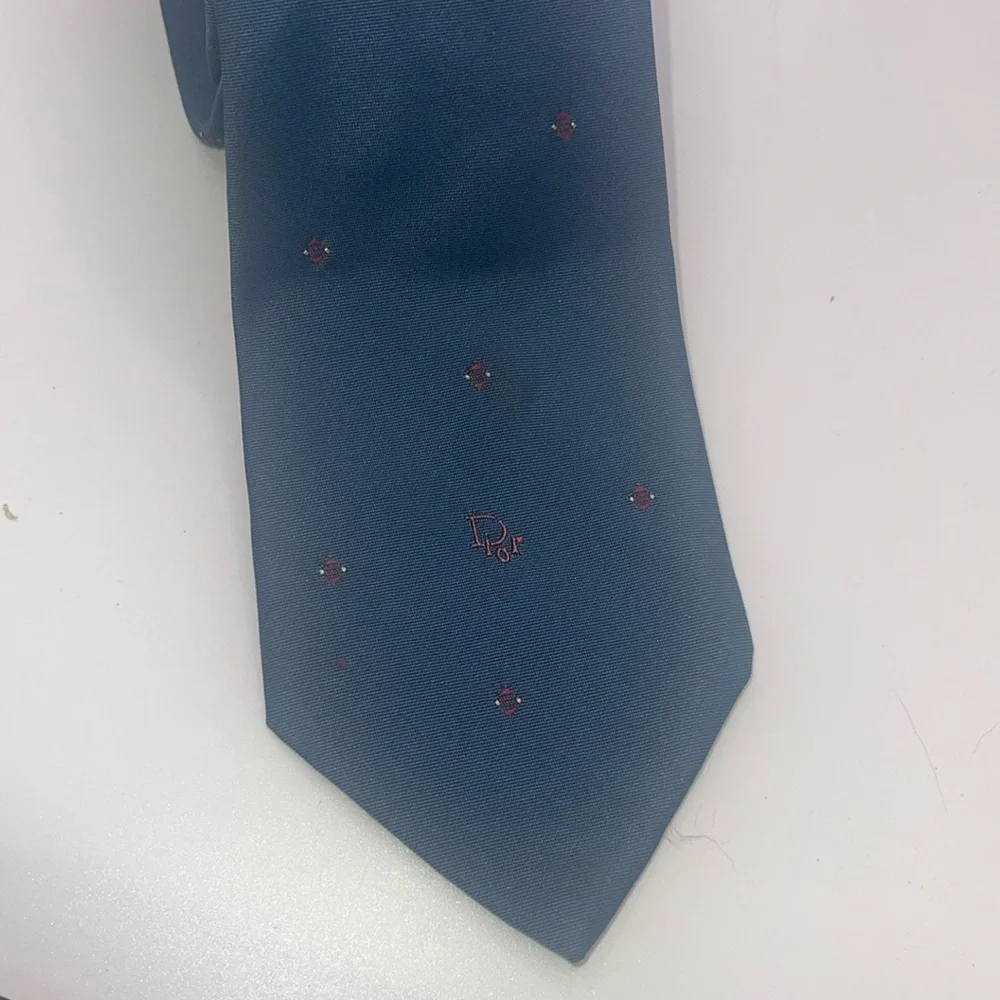 Christian Dior men’s tie. Polyester/silk blend.